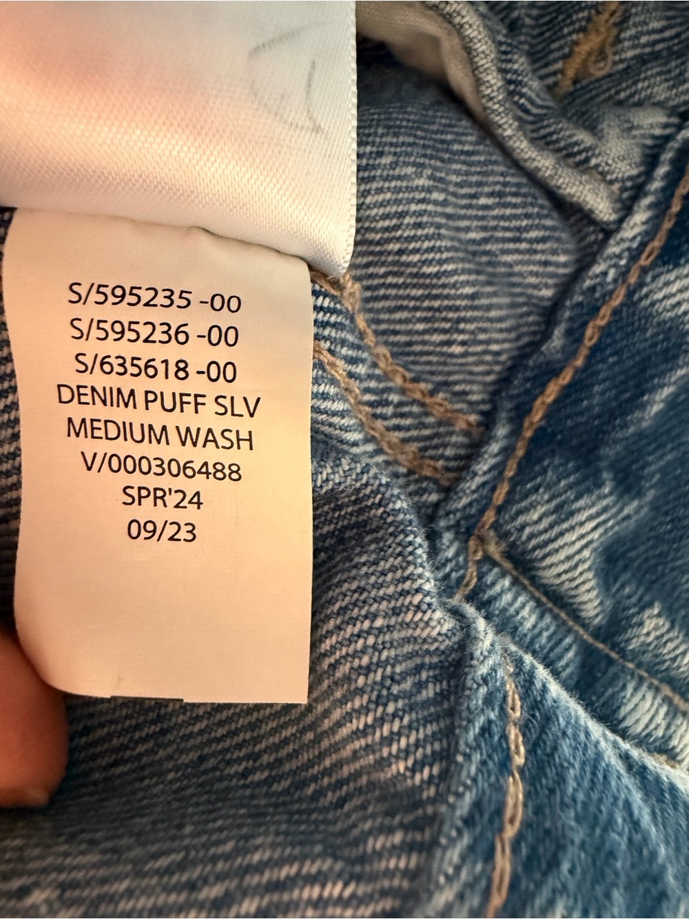 GAP Light Blue Puff-Sleeve Denim Jacket - Picture 4 of 6